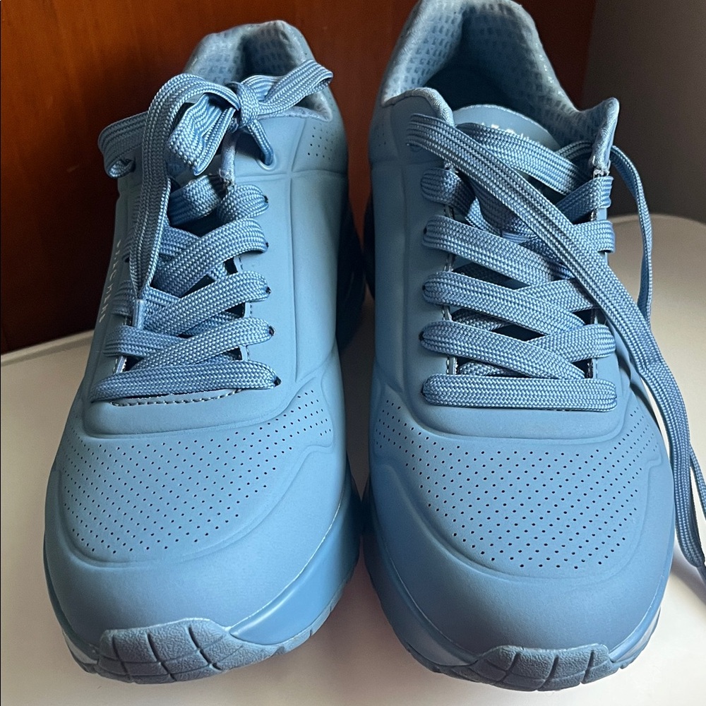 Skechers Blue Athletic Shoes for Men. Sz 9.5